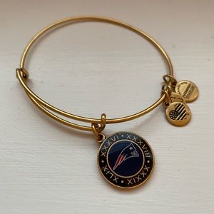 PATRIOTS Alex and Ani charm bangle